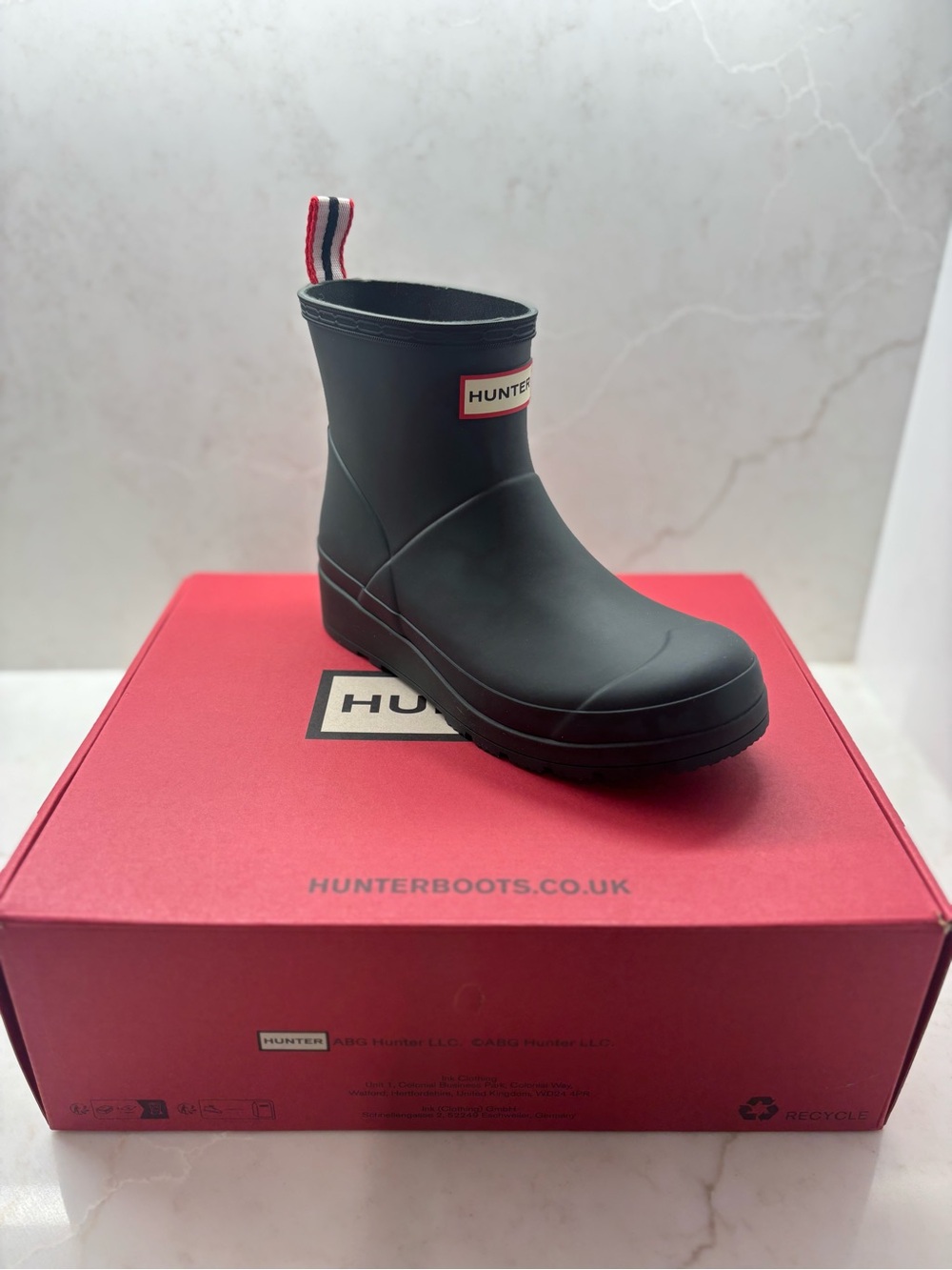Hunter Short Green Rain Boot with Red-Trim Pull Tab